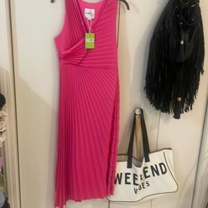 NWT Sam Edelman Hammered Satin Plisse V neck Dress  hot pink,8